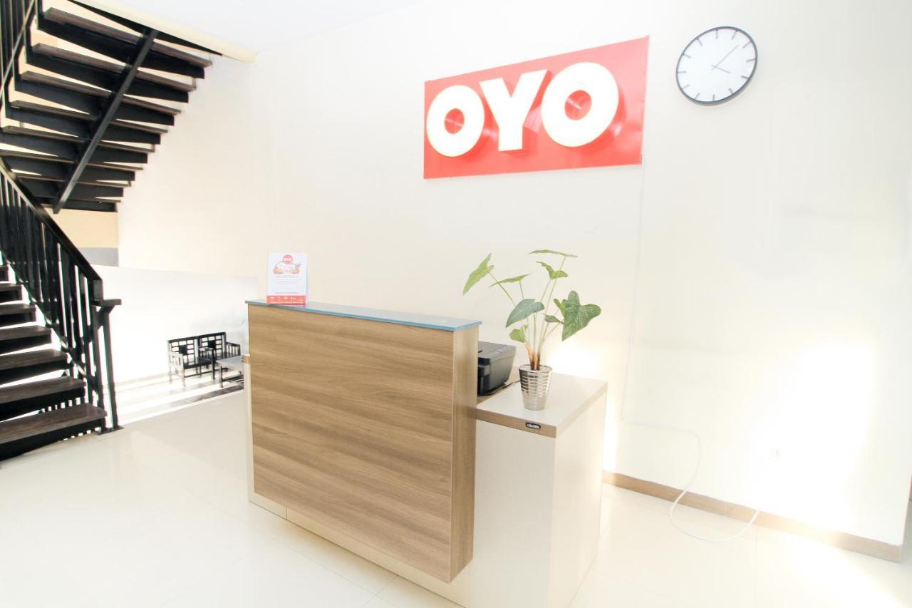 Oyo 204 Blessing Residence Surabaya Exterior foto