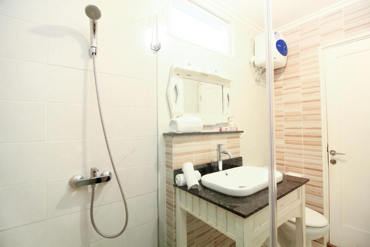 Oyo 204 Blessing Residence Surabaya Exterior foto